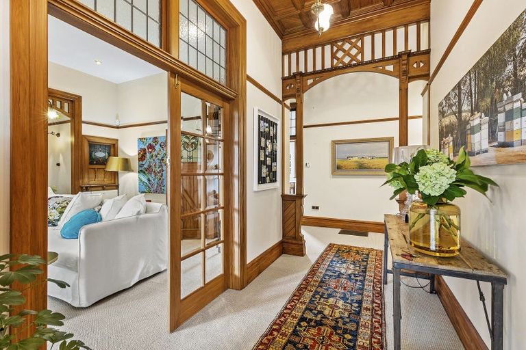 Photo of property in 11 Trelissick Crescent, Ngaio, Wellington, 6035
