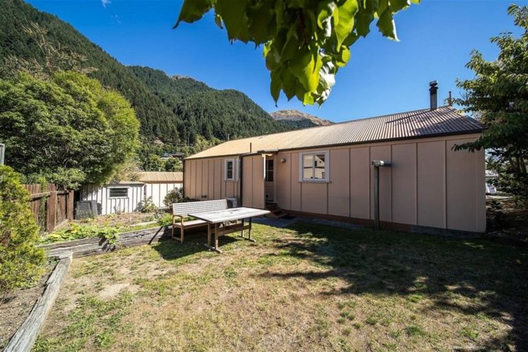 Photo of property in 10 Hamilton Road, Queenstown, 9300
