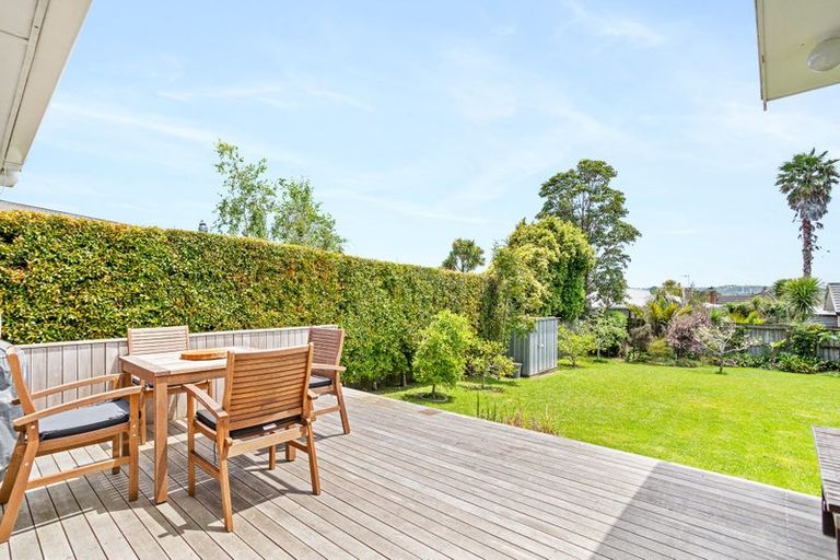 Photo of property in 31 Vodanovich Road, Te Atatu South, Auckland, 0610