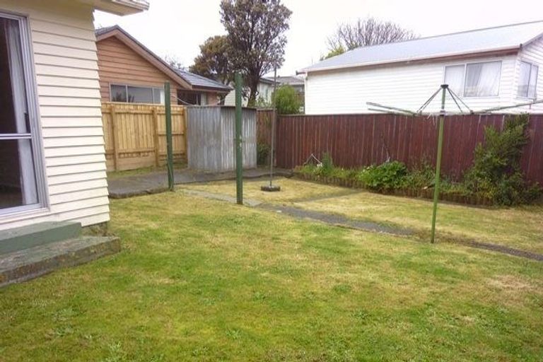 Photo of property in 17 Clifford Road, Johnsonville, Wellington, 6037