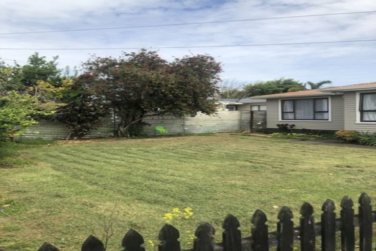 Photo of property in 17 Matapouri Road, Mangere Bridge, Auckland, 2022