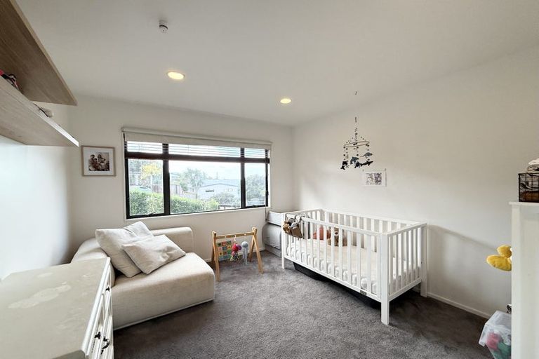 Photo of property in 701b Beach Road, Rothesay Bay, Auckland, 0630