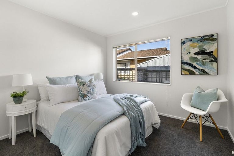 Photo of property in 1/11 Milton Road, Orewa, 0931