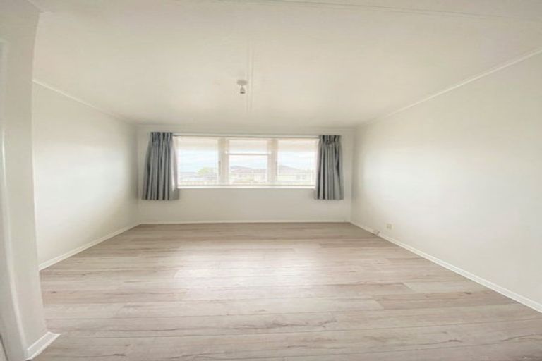Photo of property in 48 Arimu Road, Papakura, 2110