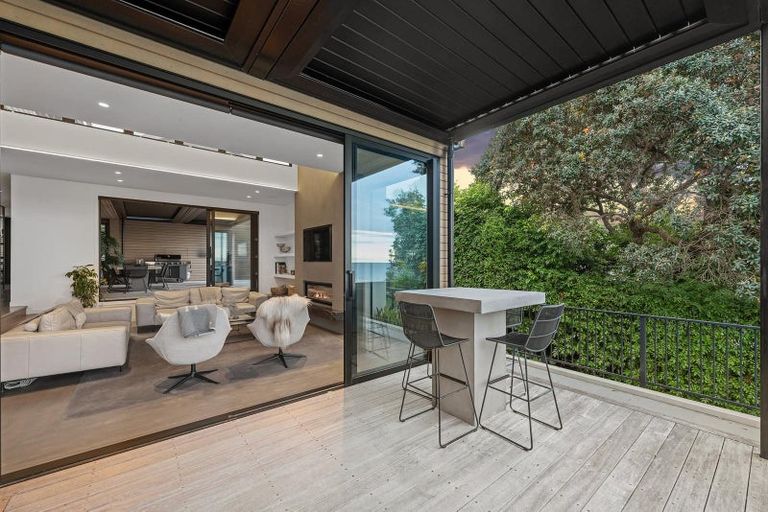 Photo of property in 24 Seacliffe Avenue, Belmont, Auckland, 0622