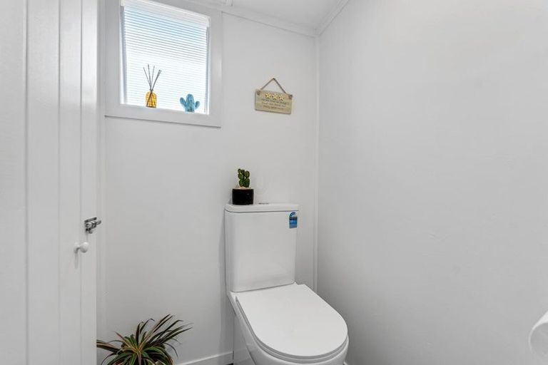 Photo of property in 36 Rimu Street, New Lynn, Auckland, 0600