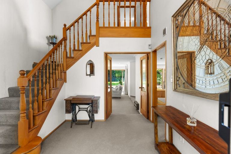 Photo of property in 31 Glenharrow Avenue, Avonhead, Christchurch, 8042