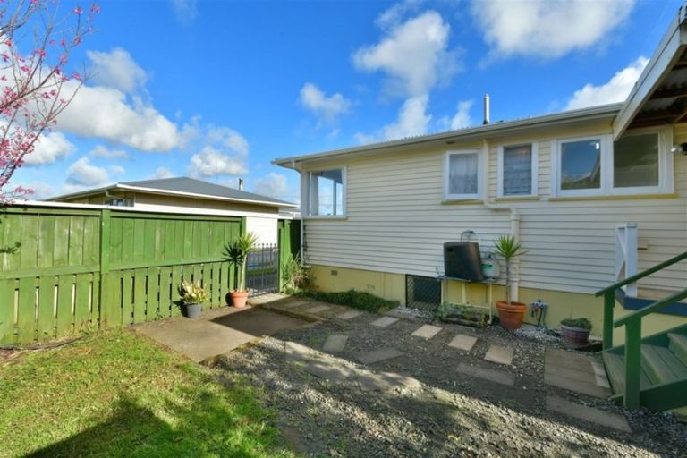 Photo of property in 128a Parkhurst Road, Parakai, 0830