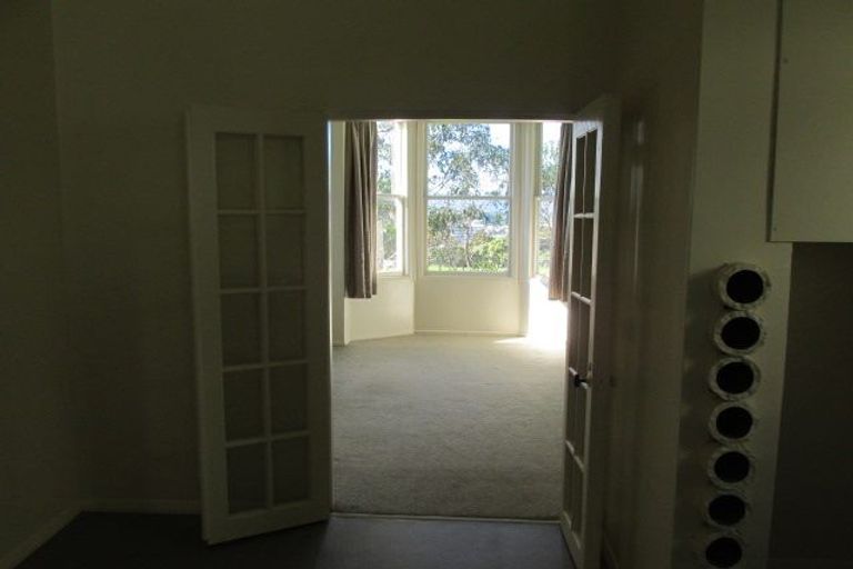 Photo of property in 98 Rolleston Street, Mount Cook, Wellington, 6021