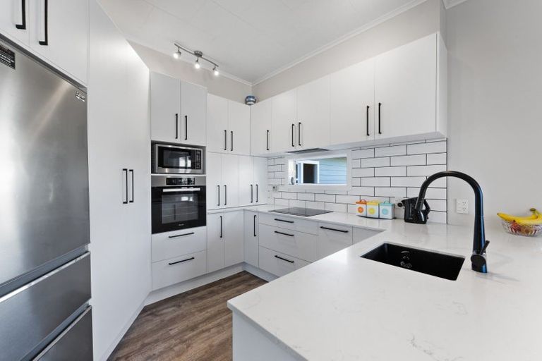 Photo of property in 8 Oriental Street, Welbourn, New Plymouth, 4312