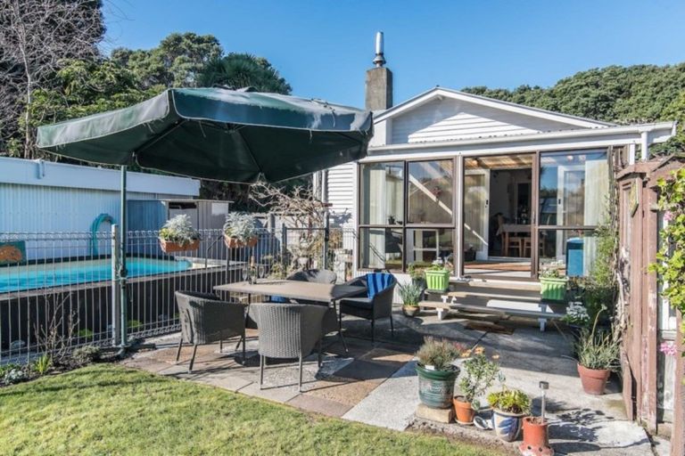 Photo of property in 119 Amohia Street, Paraparaumu, 5032