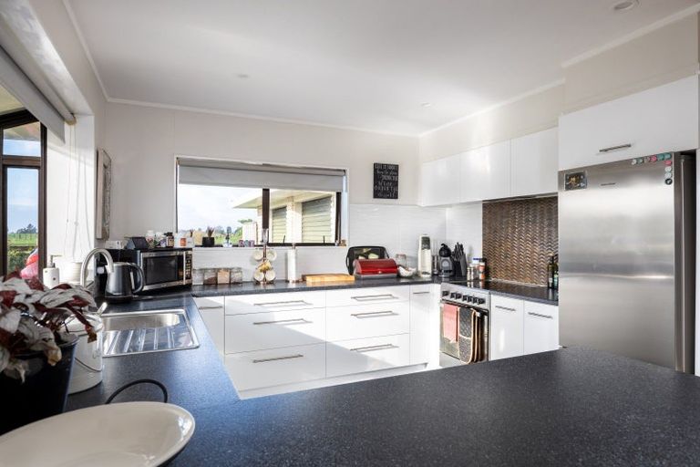 Photo of property in 32 Airport Drive, Bell Block, New Plymouth, 4373