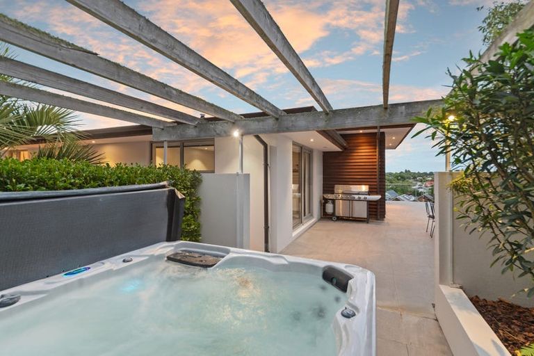 Photo of property in 118a Centaurus Road, Huntsbury, Christchurch, 8022