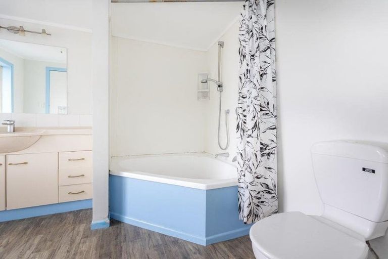 Photo of property in 28 Harrisville Road, Tuakau, 2121