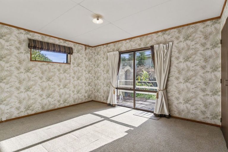 Photo of property in 5 Johnston Place, Welcome Bay, Tauranga, 3112