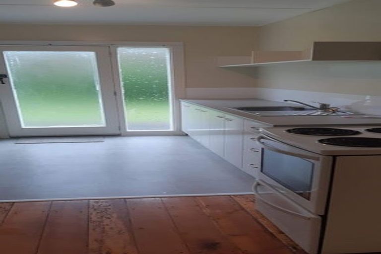 Photo of property in 38 Bassett Road, Johnsonville, Wellington, 6037