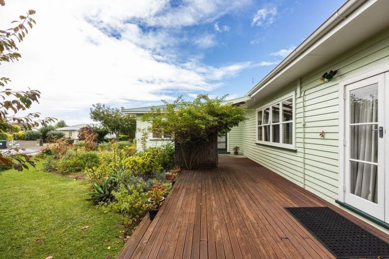 Photo of property in 9 Chester Place, Taradale, Napier, 4112
