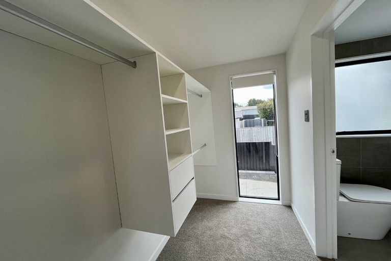 Photo of property in 98c Royal Road, Massey, Auckland, 0614