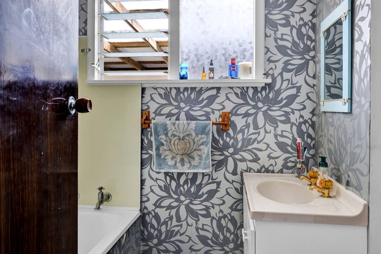 Photo of property in 77 Wilson Street, Hawera, 4610