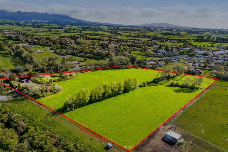 Photo of property in 1097 Junction Road, Egmont Village, New Plymouth, 4372