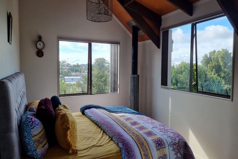 Photo of property in 2/29 Kemp Road, Massey, Auckland, 0614