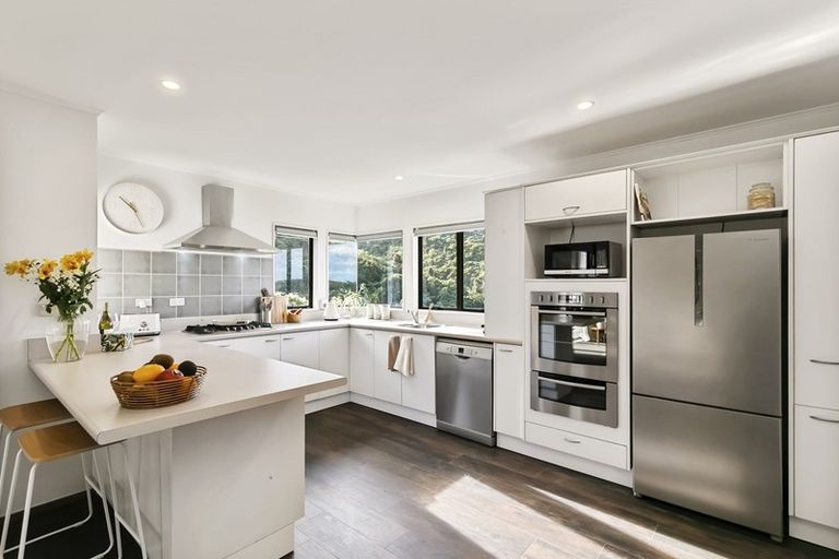 Photo of property in 16 Ramphal Terrace, Khandallah, Wellington, 6035