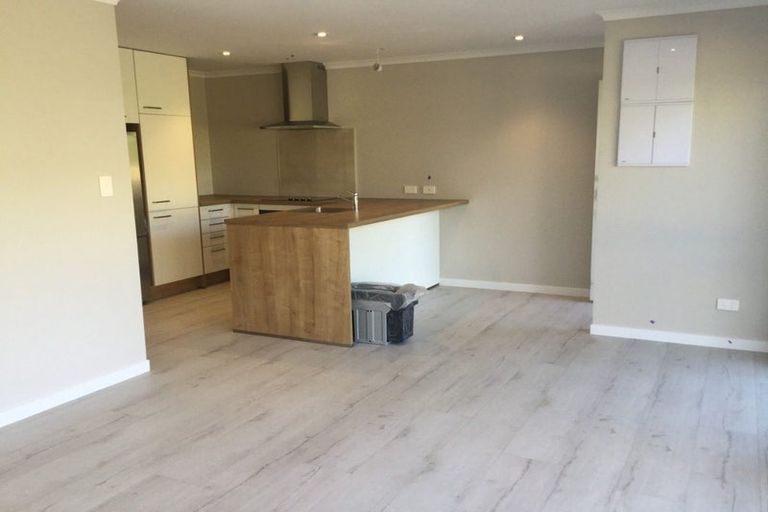 Photo of property in 20 Ridgeview Close, Red Beach, 0932