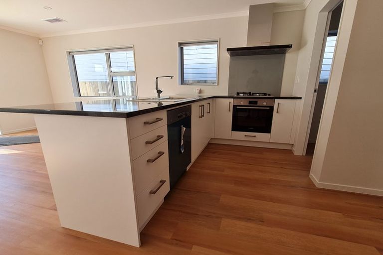 Photo of property in 141 Amesbury Drive, Churton Park, Wellington, 6037