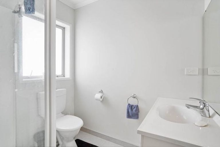 Photo of property in 16 Moira Drive, Tuakau, 2121