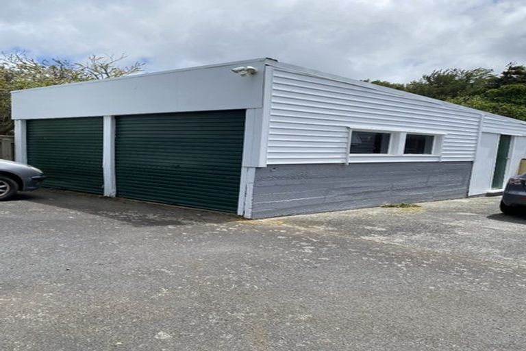 Photo of property in 199u3 Newlands Road, Newlands, Wellington, 6037