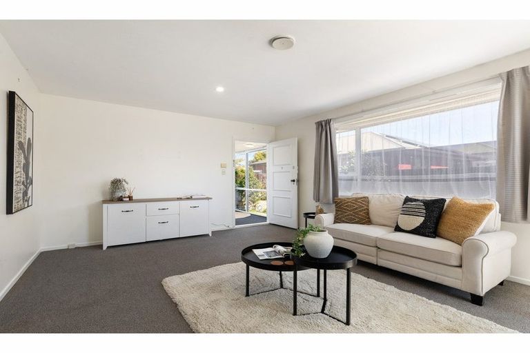 Photo of property in 2/519 Hereford Street, Linwood, Christchurch, 8011