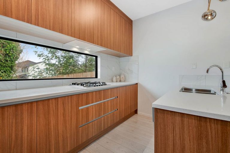 Photo of property in 57d Hogans Road, Glenfield, Auckland, 0629