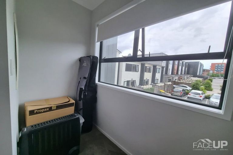 Photo of property in 6 Sidney Wallingford Way, Hobsonville, Auckland, 0616