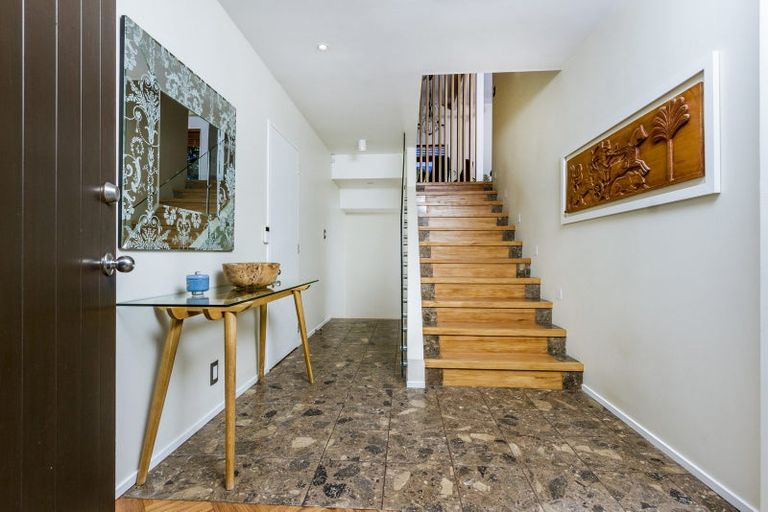 Photo of property in 1/9 The Esplanade, Castor Bay, Auckland, 0620