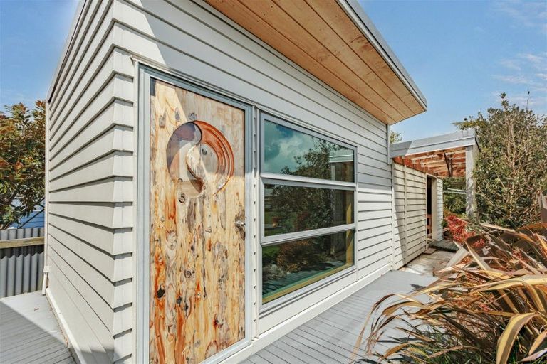 Photo of property in 30a Brougham Street, Westport, 7825