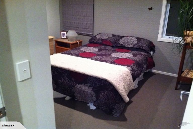 Photo of property in 58 Nicholson Road, Khandallah, Wellington, 6035
