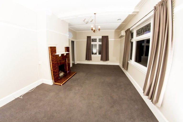 Photo of property in 90 Freyberg Street, Lyall Bay, Wellington, 6022