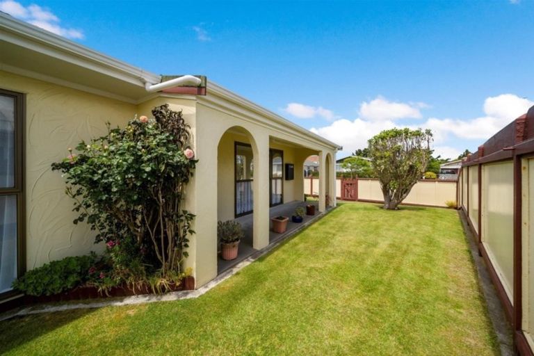Photo of property in 5 Manuka Place, Hawera, 4610