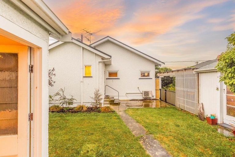 Photo of property in 66 Saint Martins Road, Saint Martins, Christchurch, 8022
