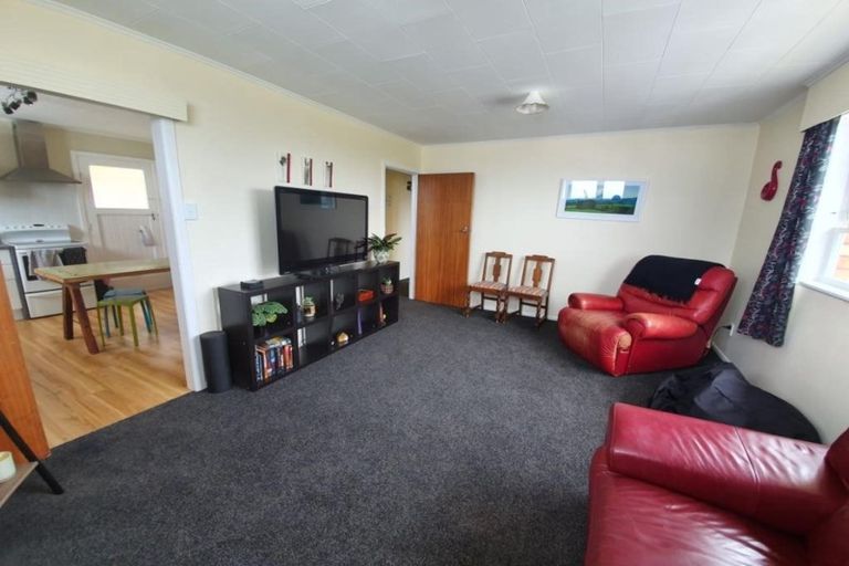 Photo of property in 33 Findlay Street, Moturoa, New Plymouth, 4310