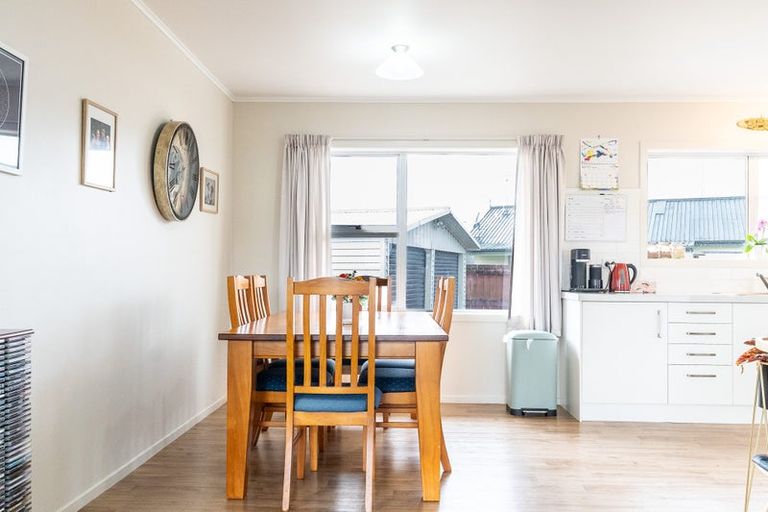 Photo of property in 15 Poaka Avenue, Dinsdale, Hamilton, 3204