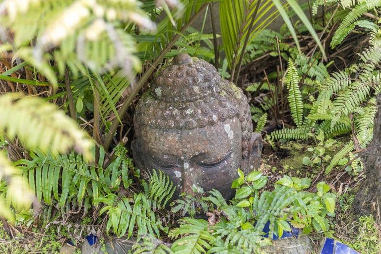 Photo of property in 11 Te Ahuahu Road, Piha, New Lynn, 0772