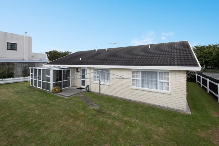 Photo of property in 17 Princes Street, Hawera, 4610