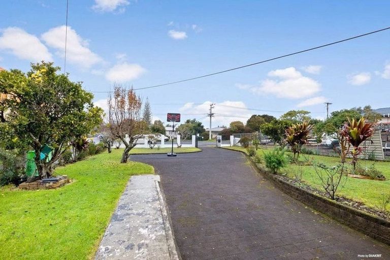 Photo of property in 61 Taikata Road, Te Atatu Peninsula, Auckland, 0610