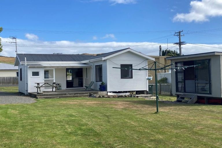 Photo of property in 6 Church Street, Winton, 9720