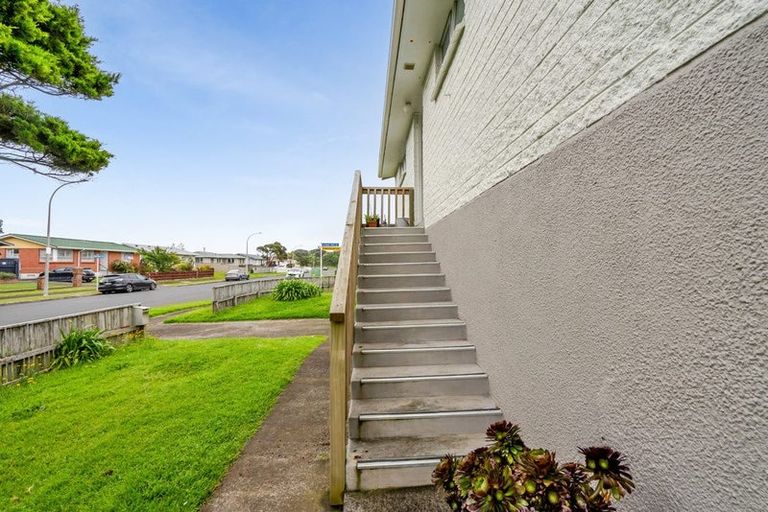 Photo of property in 19 Rangitake Drive, Spotswood, New Plymouth, 4310