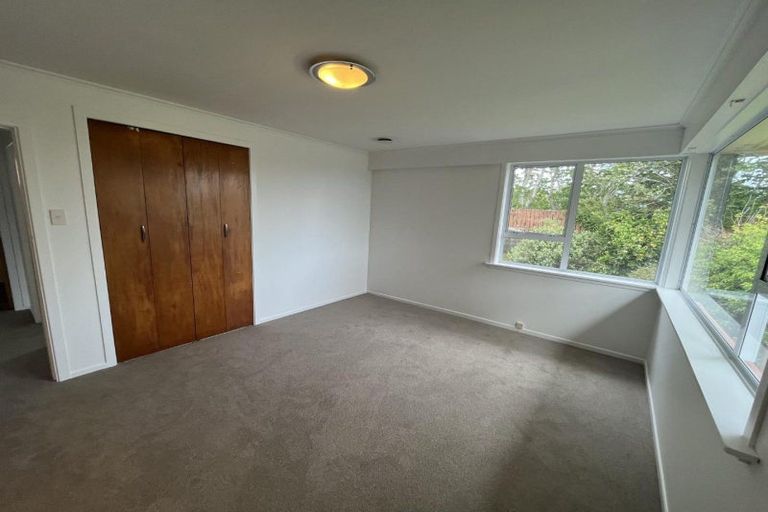 Photo of property in 11 Cumberland Street, Merrilands, New Plymouth, 4312