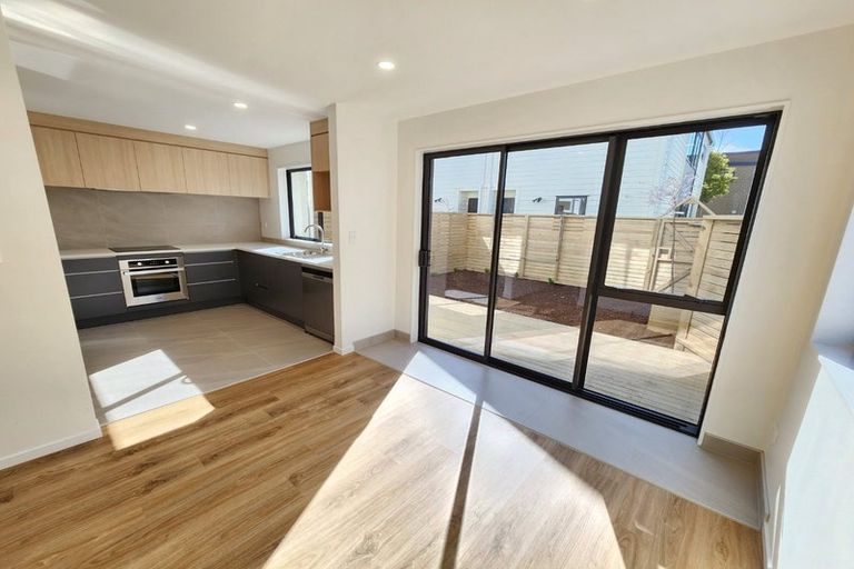 Photo of property in 9/25 Manse Road, Pahurehure, Papakura, 2113