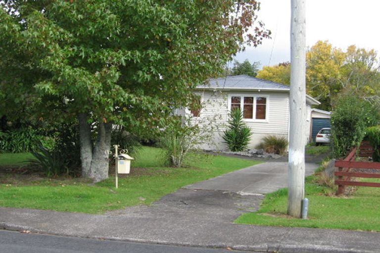 Photo of property in 29 Renata Crescent, Te Atatu Peninsula, Auckland, 0610