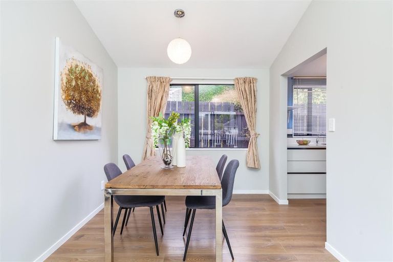 Photo of property in 2/11 Brookfield Road, Te Atatu Peninsula, Auckland, 0610